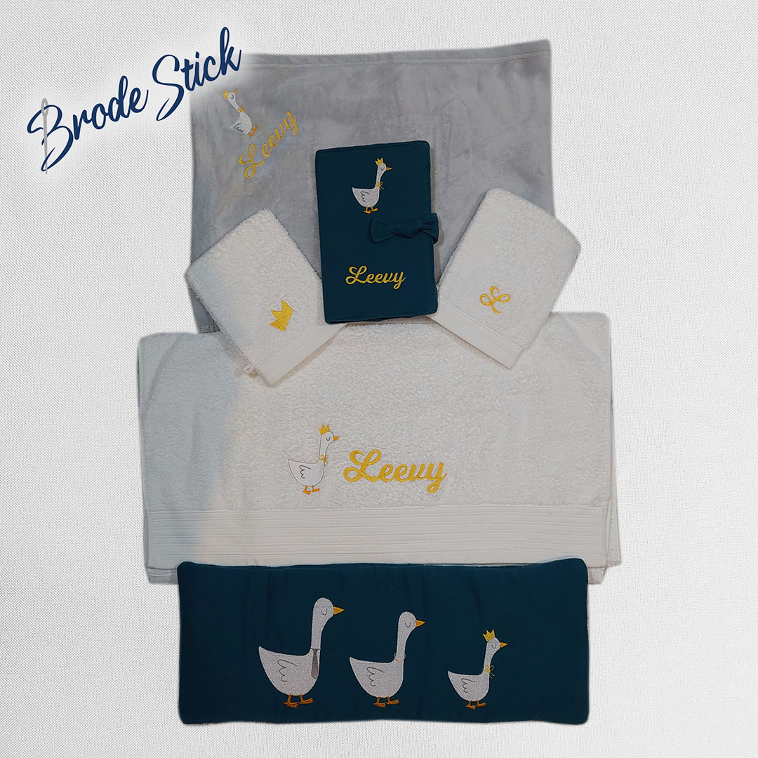 Service de broderie personnalisée sur vos propres vêtements, sacs et t-shirts.